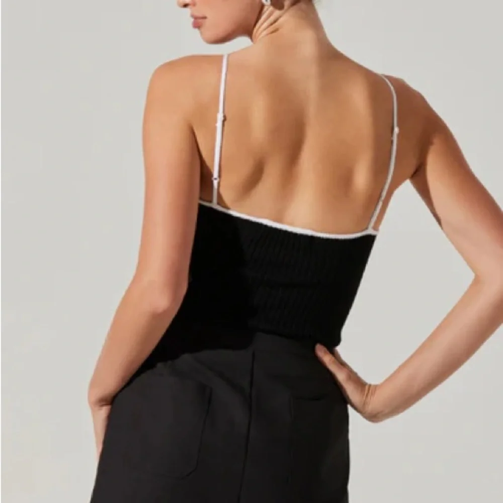 ASTR THE LABEL JENINI KNIT TOP BLACK - Picture 2 of 4